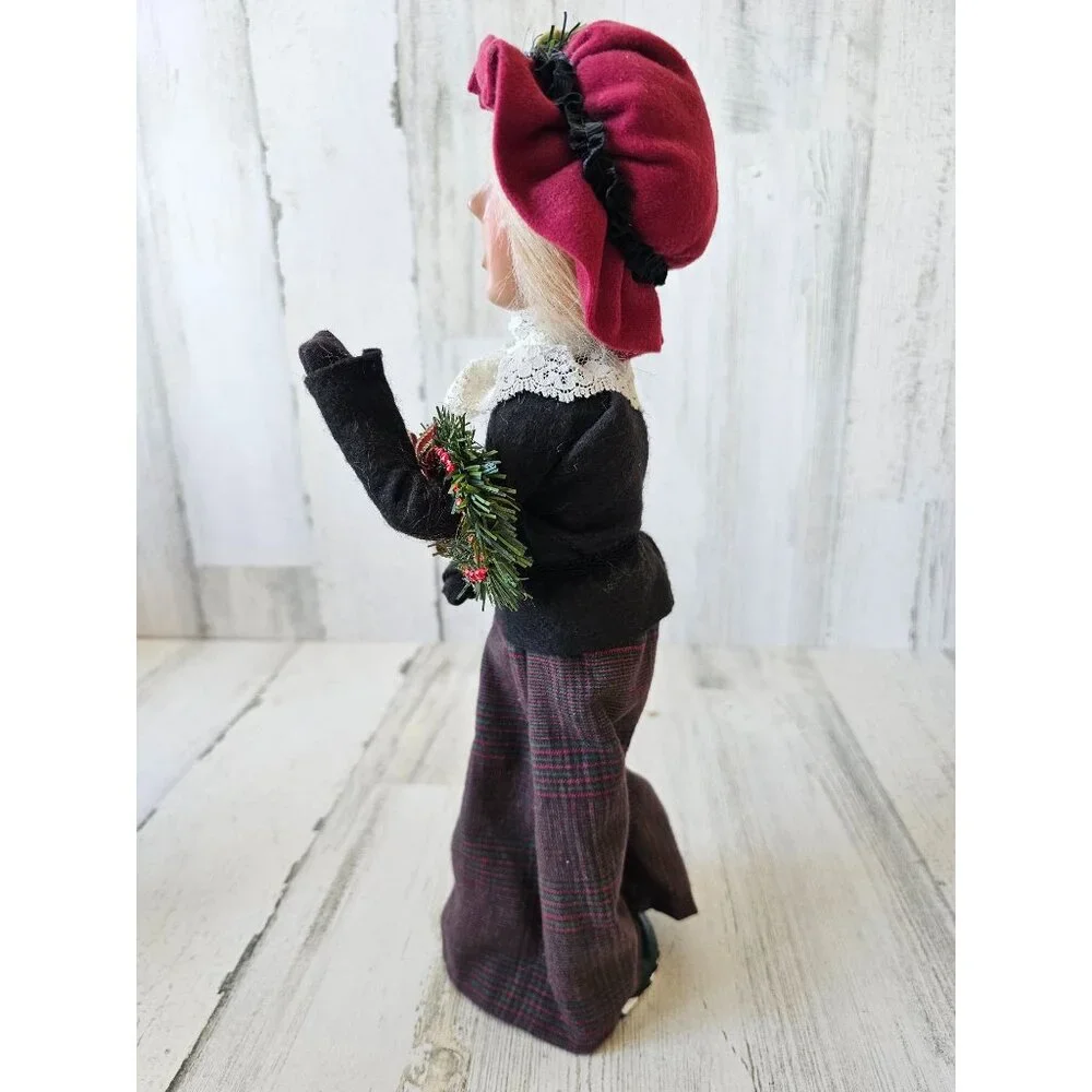 Byers choice Victorian lady‎ wreath plaid vintage curler Xmas
